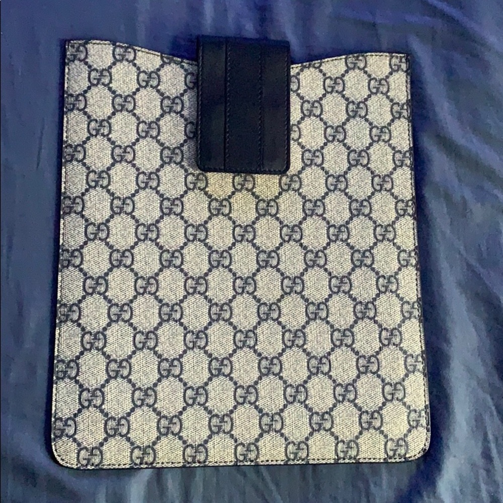 Authentic GUCCI case for Ipad/tablet - Like NEW